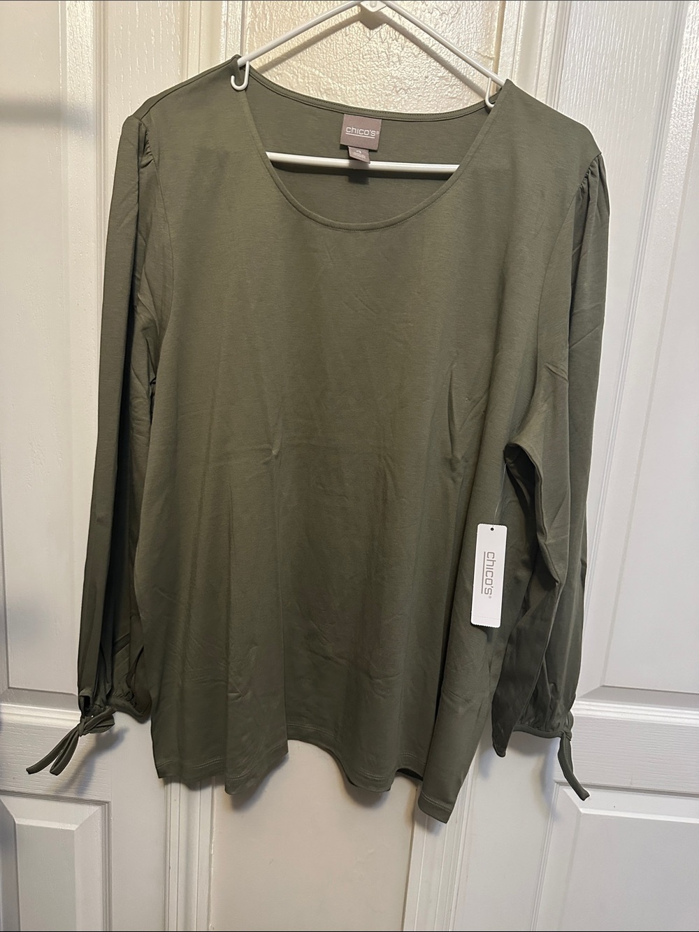 Chico's Olive Scoop-Neck Long Sleeve Tie-Cuff Top